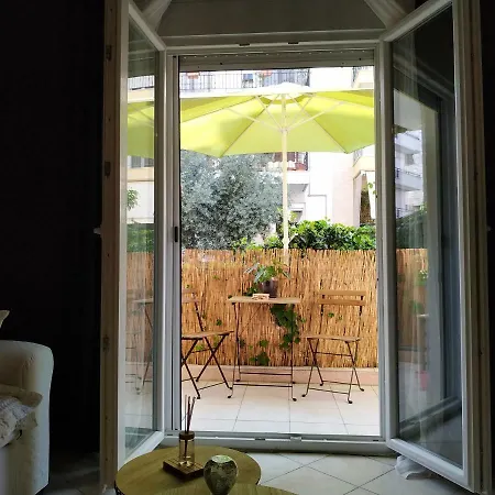 Bright Steps From The Sea 아파트 테살로니키