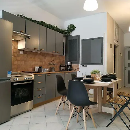 Bright Steps From The Sea *